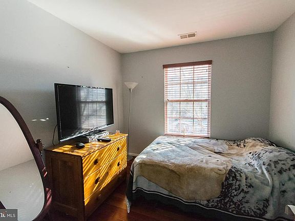 4th image of 43068 Candlewick Sq