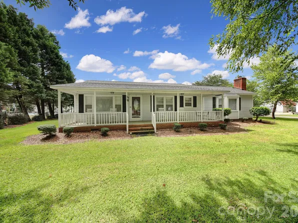 215 W Stevens Dr, Kershaw, SC 29067