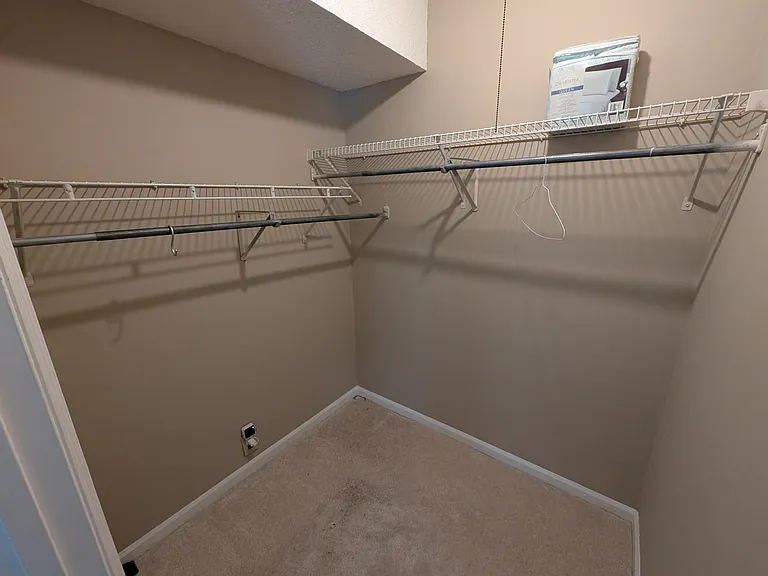 2505 W Broad St #326 — Photo 8