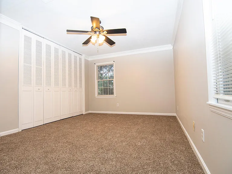 4100 King Arthur Pl — Photo 7