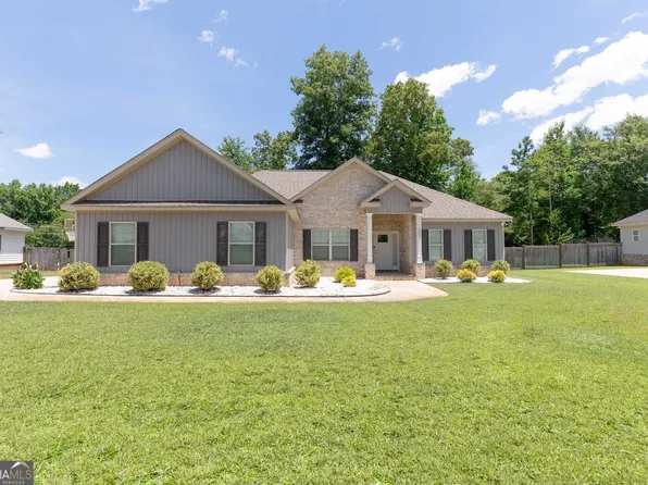 202 Georgian Walk, Byron, GA 31008
