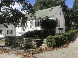 31 Laurel Ave, Methuen, MA 01844