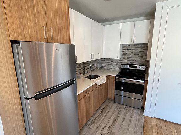 3rd image of 2004 Davidson Ave #1F