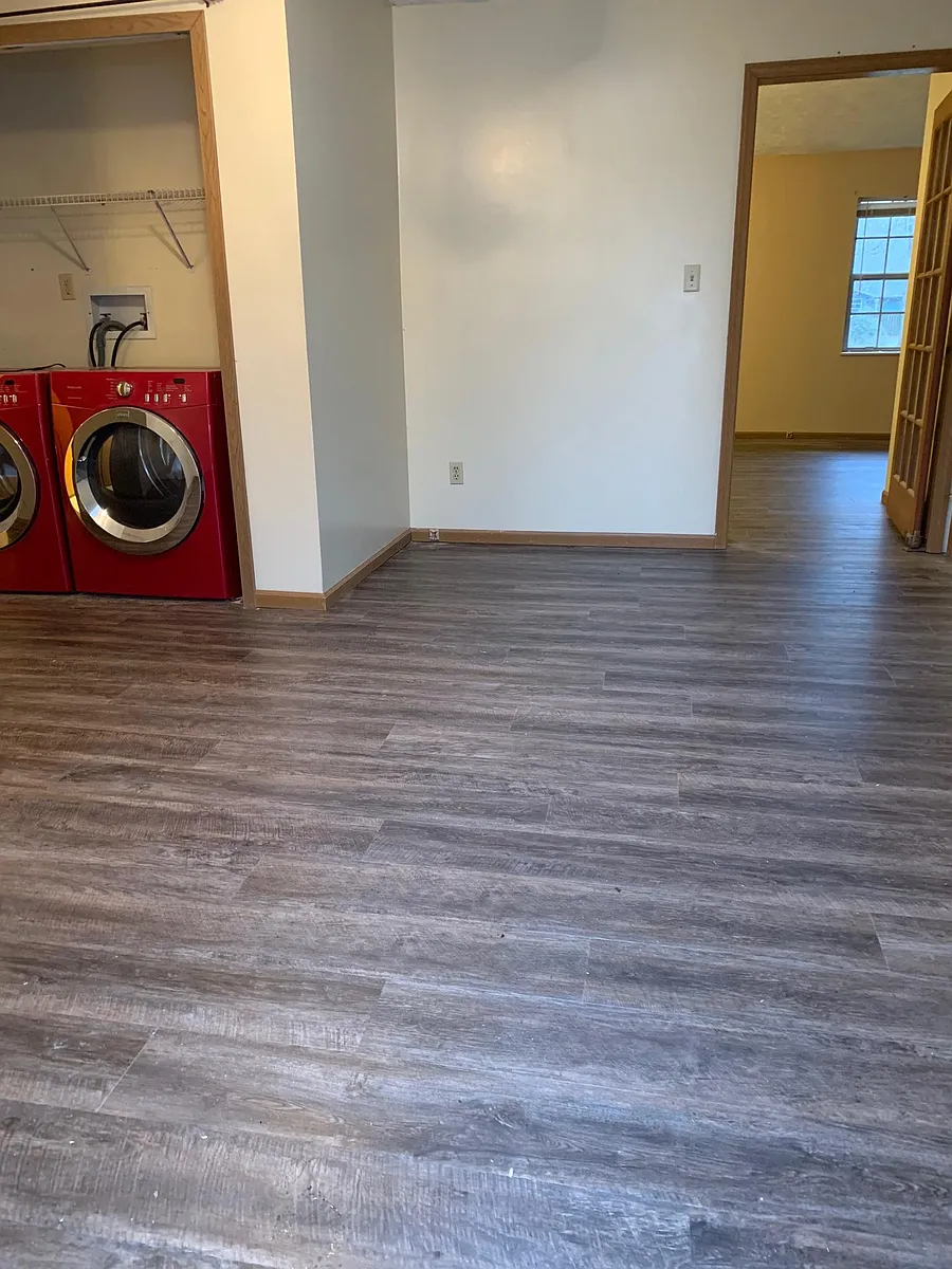 Bonus flex space with washer/dryer - 6257 3rd Ave #1