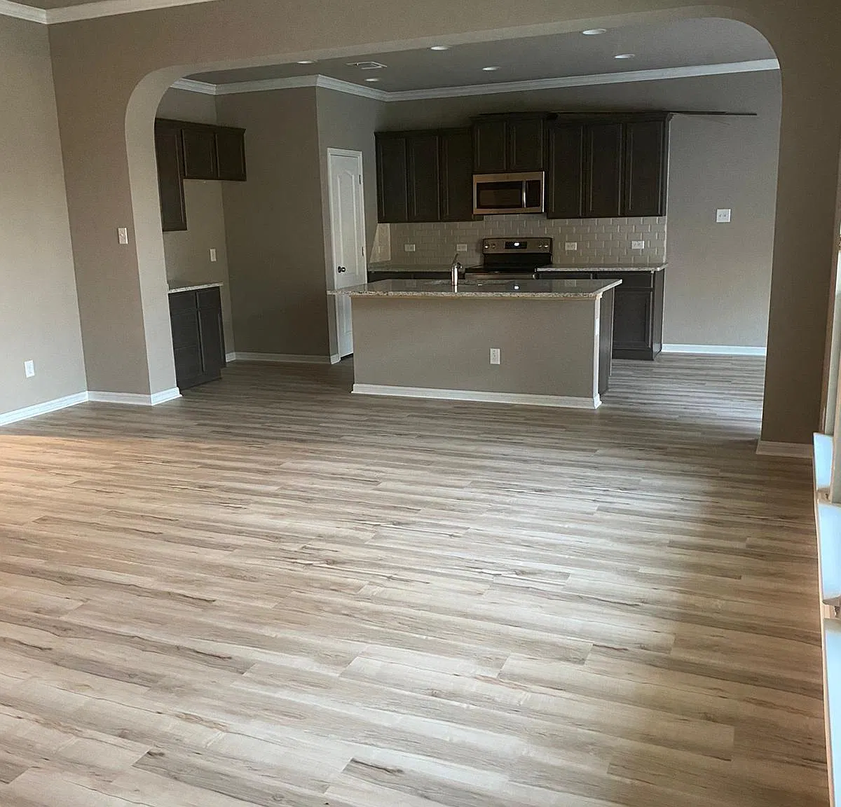 4 bed, 1900 sqft, $1,800 — Photo 3