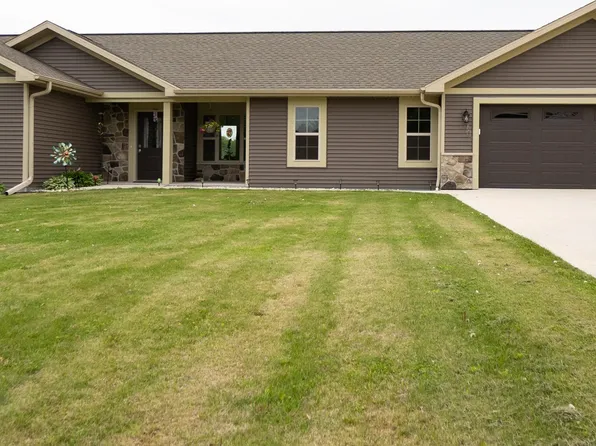 N5839 Esterbrook Rd, Fond Du Lac, WI 54937