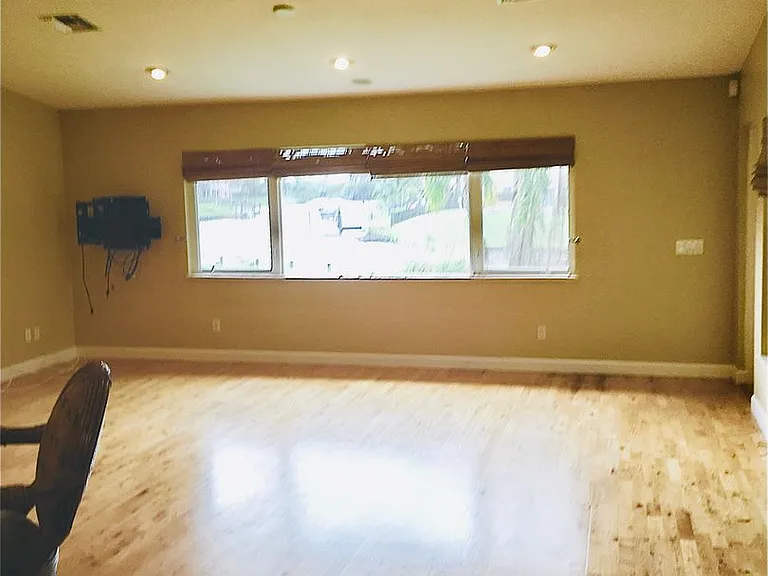 310 Shady Ln — Photo 21