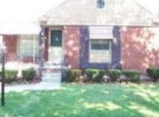 19273 Tyrone St, Harper Woods, MI 48225