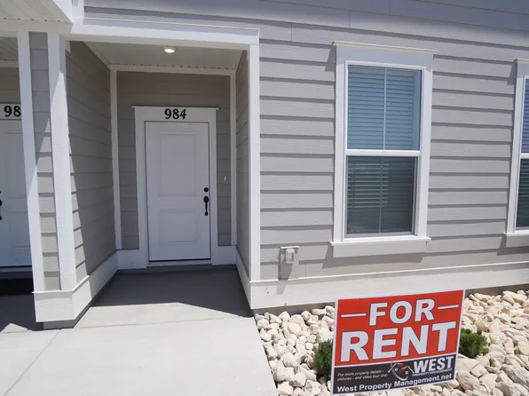 984 S Swoop Dr, Clearfield, UT 84015