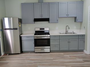 16915 Hartland St, Van Nuys, CA 91406