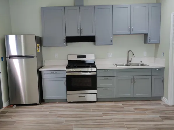 16915 Hartland St, Van Nuys, CA 91406