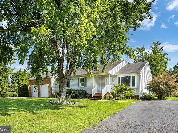 3rd image of 7014 Sharon Rd