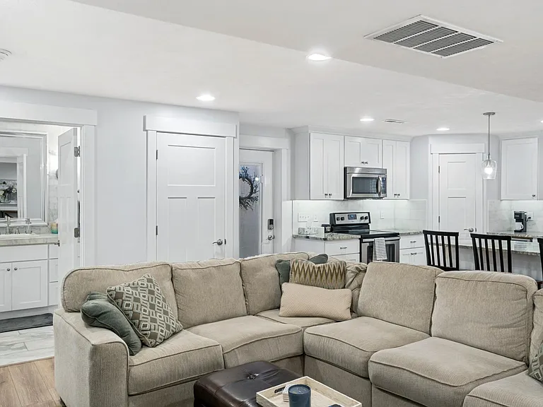 13252 S Weatherford Ln — Photo 10