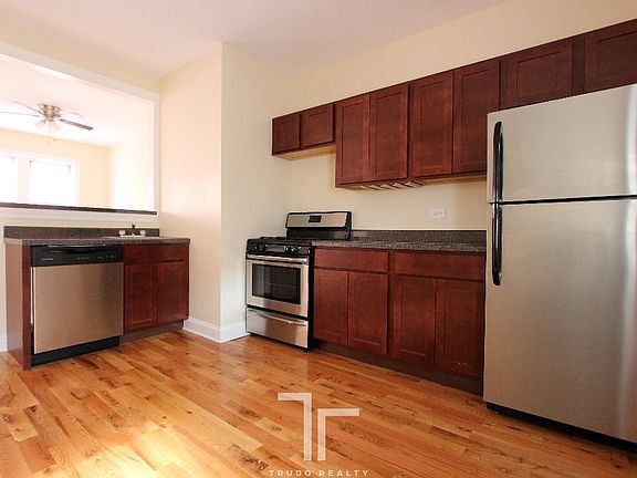 5th image of 3933 N Janssen Ave #39332N