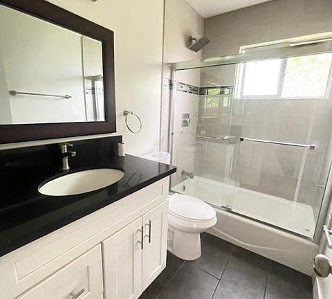 4th image of 279 Temple Ave APT 16