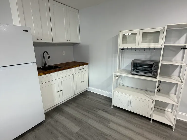 Kitchenette Area