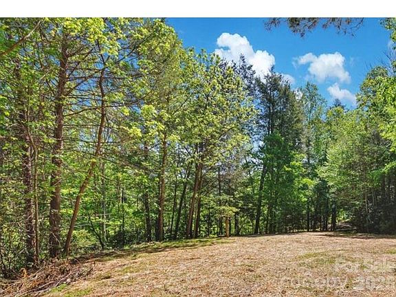 4th image of 1127 Bee Tree Rd