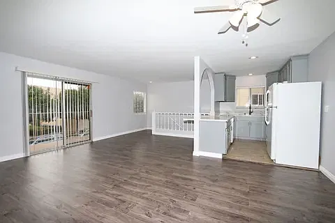 2 bed, 1000 sqft, $2,800 — Photo 3