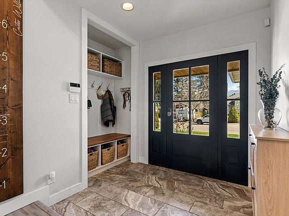 4th image of 5785 Canterbury Dr