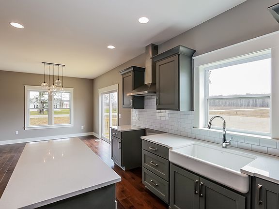 4th image of 9584 Kath Ct NE