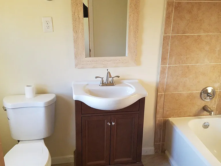 8 Charlton Ave — Photo 2