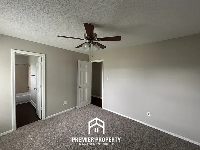 2563 Waverly Dr — Photo 9