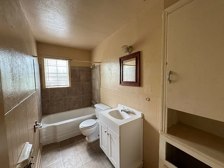 722 Sutton Dr — Photo 19