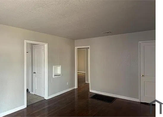 2 bed, 884 sqft, $1,075 — Photo 3