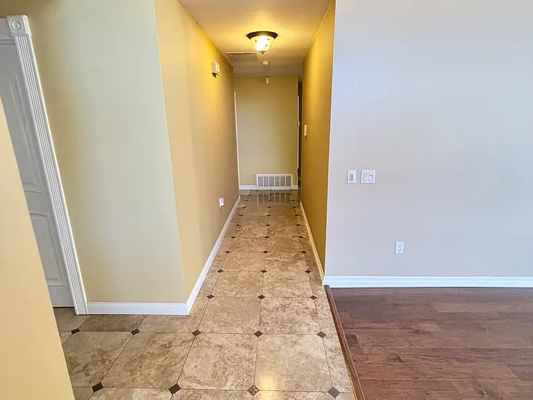 2134 Merlyn Pl — Photo 13
