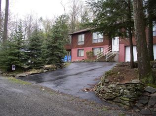 32 Oak Cir, Lake Ariel, PA 18436