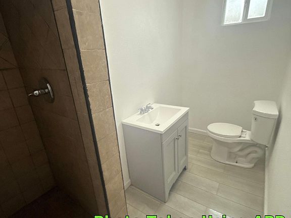 4th image of 1116 Haley St #C