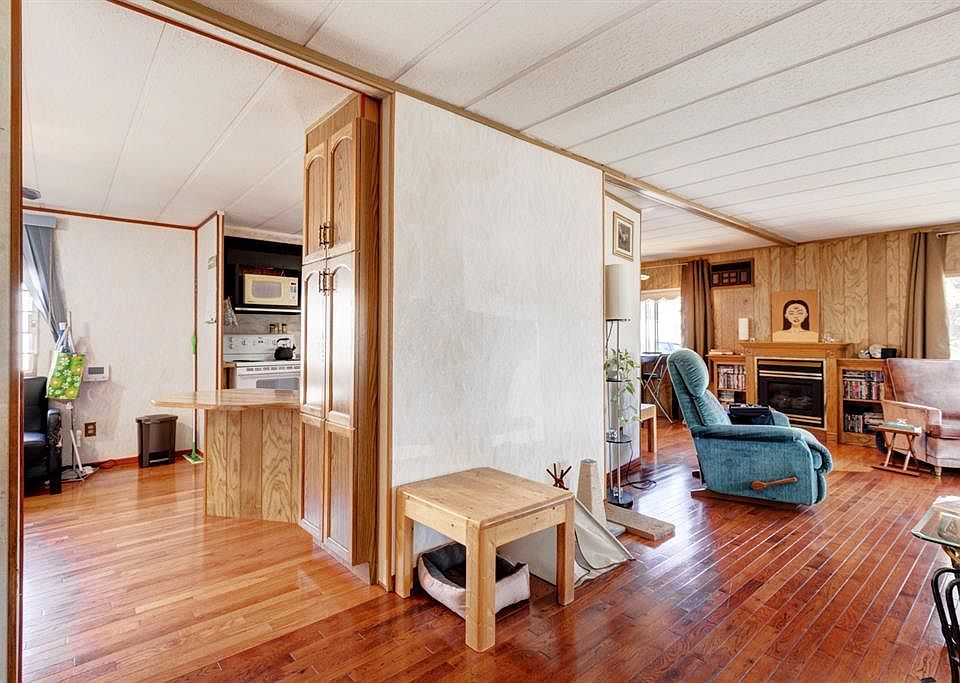 6724 17th Ave SE Calgary, AB, T2A0W5 Apartments for Rent Zillow