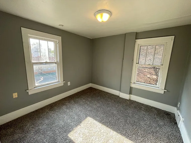 1300 Grant St — Photo 15