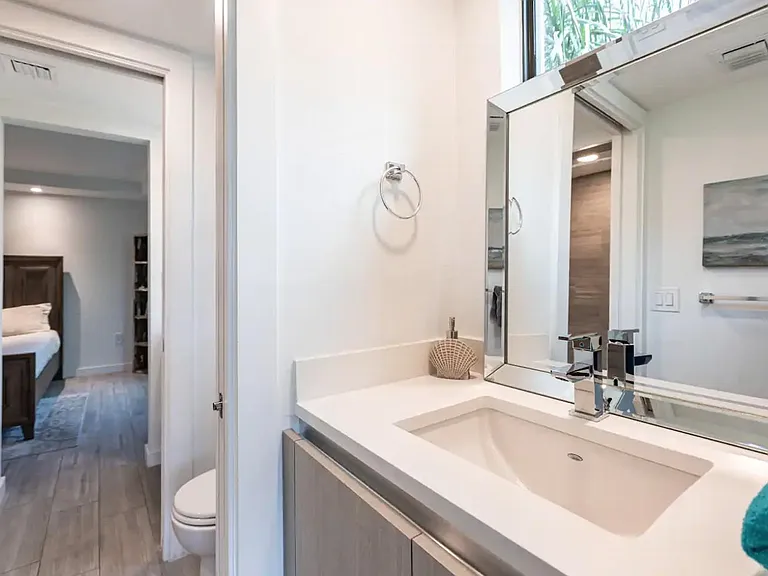 722 NE 15th Ave #1 — Photo 17