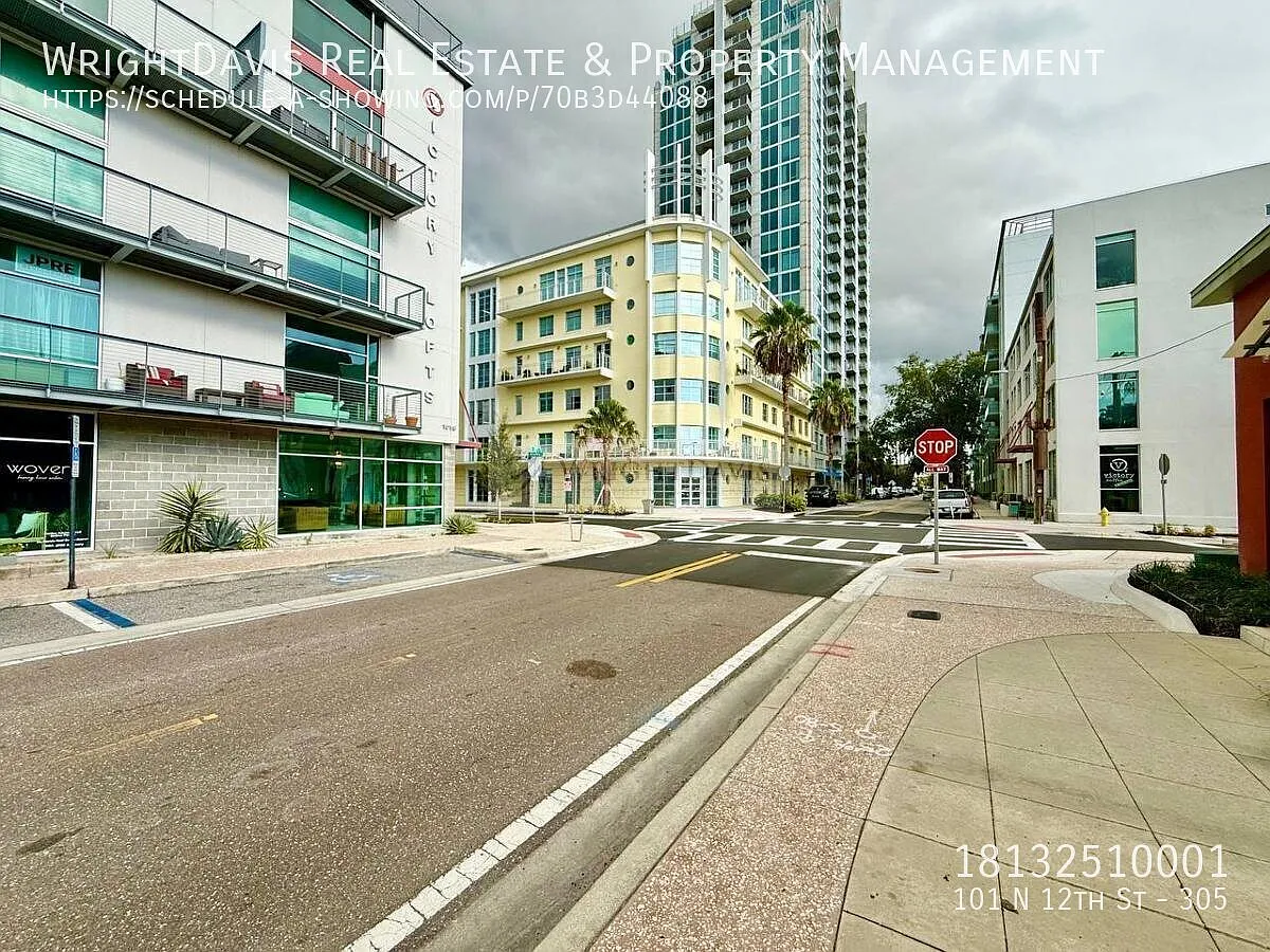 Downtown Channel District 1/1 Loft! — Photo 3