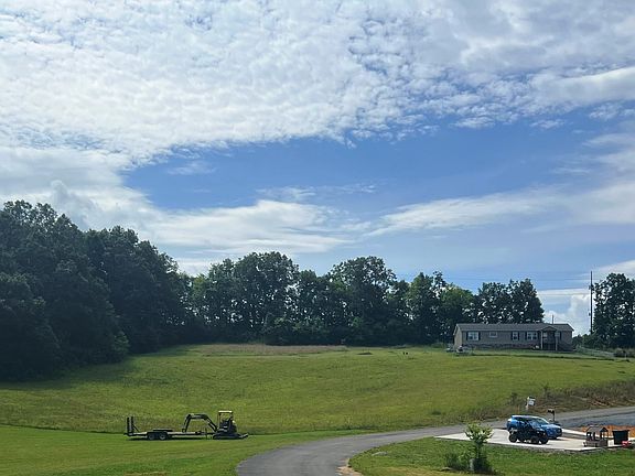 4th image of Siesta Dr