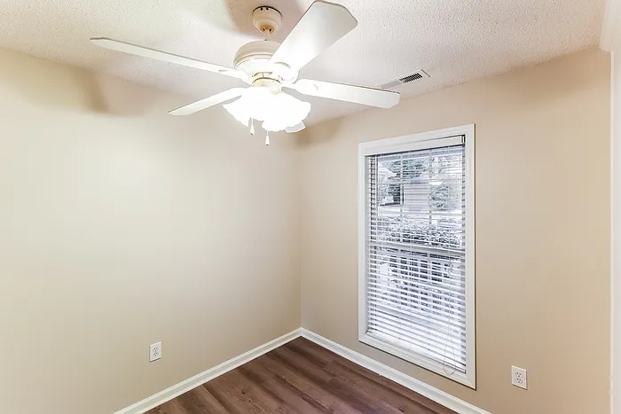 112 Hayloft Ct — Photo 6