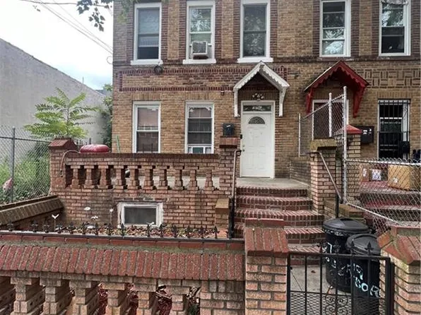 579 Osborn St, Brooklyn, NY 11212