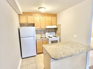 90 25th St #32, Toronto, ON M8V3P8