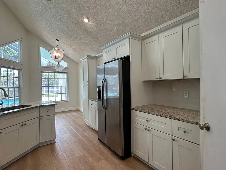 935 Shriver Cir — Photo 8