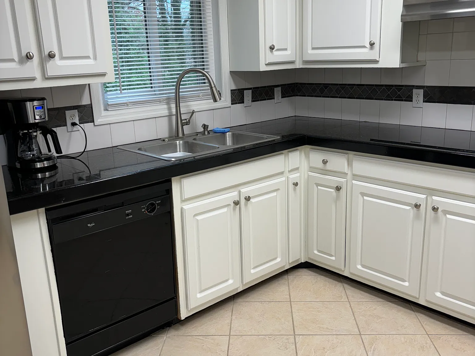564 Field Cliff Dr — Photo 3