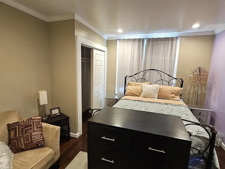 340 Pearsall Ave #1 — Photo 7