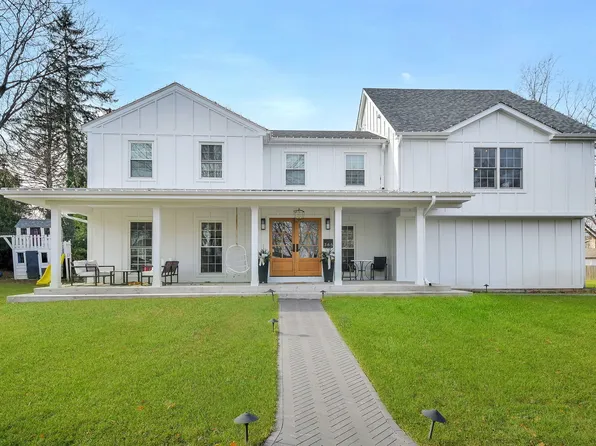 366 Indian Dr, Glen Ellyn, IL 60137
