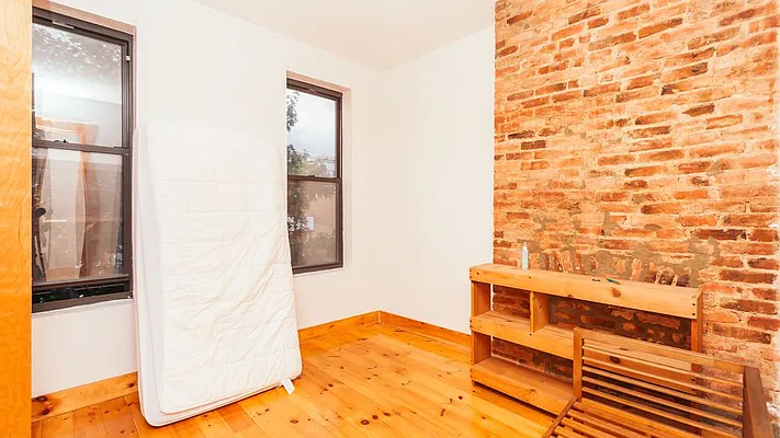 Rented by Nooklyn NYC LLC | media 21