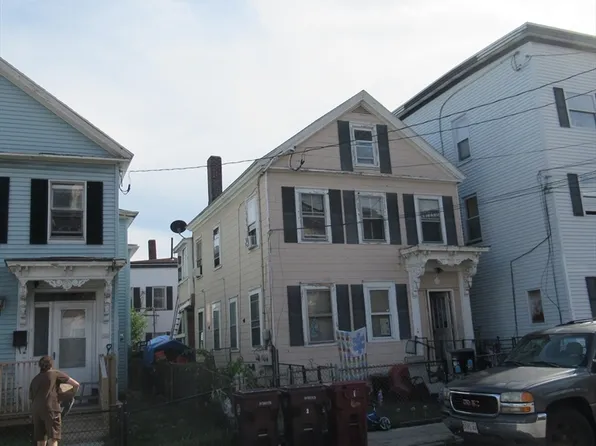 70 Elm St, Lowell, MA 01852
