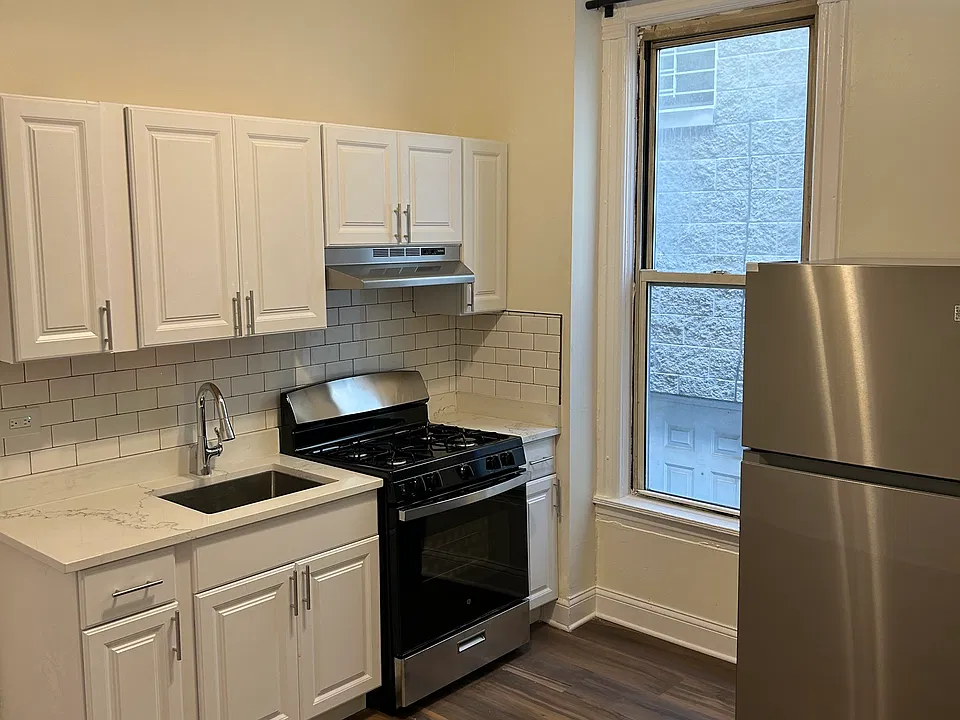2242 S Central Park Ave #1