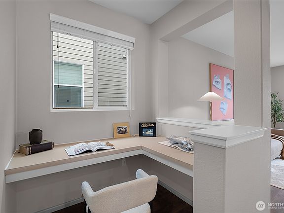 3rd image of 3119 Hanna Drive NE