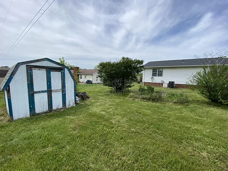 1804 Sherwood Dr — Photo 20