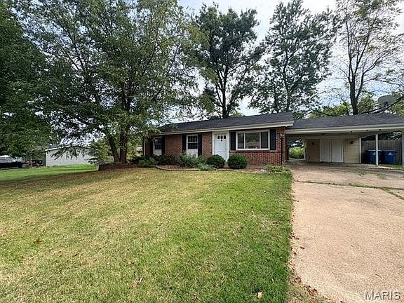 2nd image of 1105 Derhake Rd