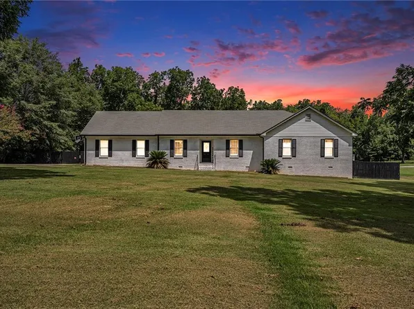 155 Woodall Ln, Barnesville, GA 30204